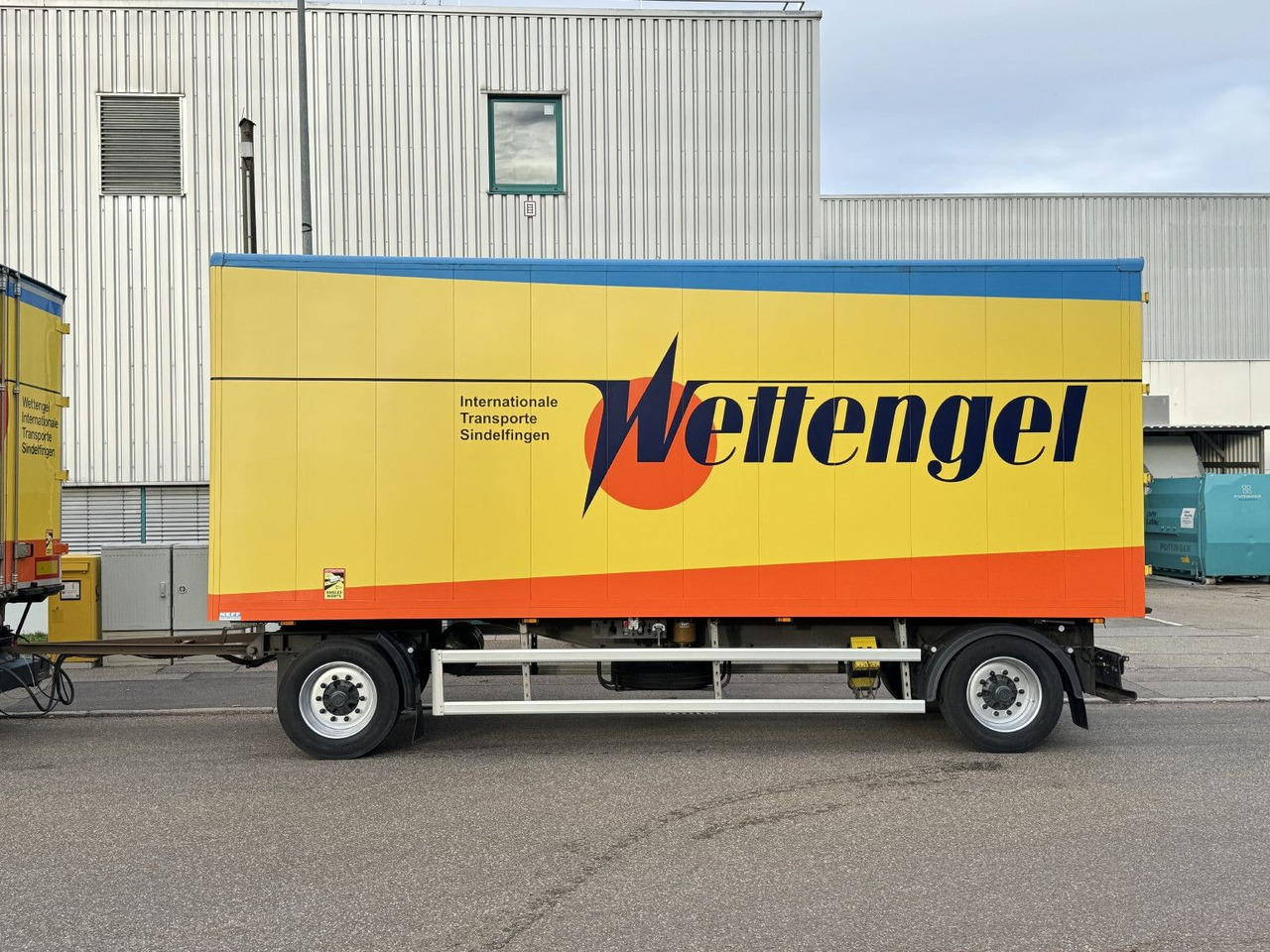 Ackermann KA-F 14 14t Alu-Möbelkoffer 7,2m BPW Luft ZS - Затворена каросерия ремарке: снимка 2 Ackermann KA-F 14 14t Alu-Möbelkoffer 7,2m BPW Luft ZS - Затворена каросерия ремарке: снимка 2