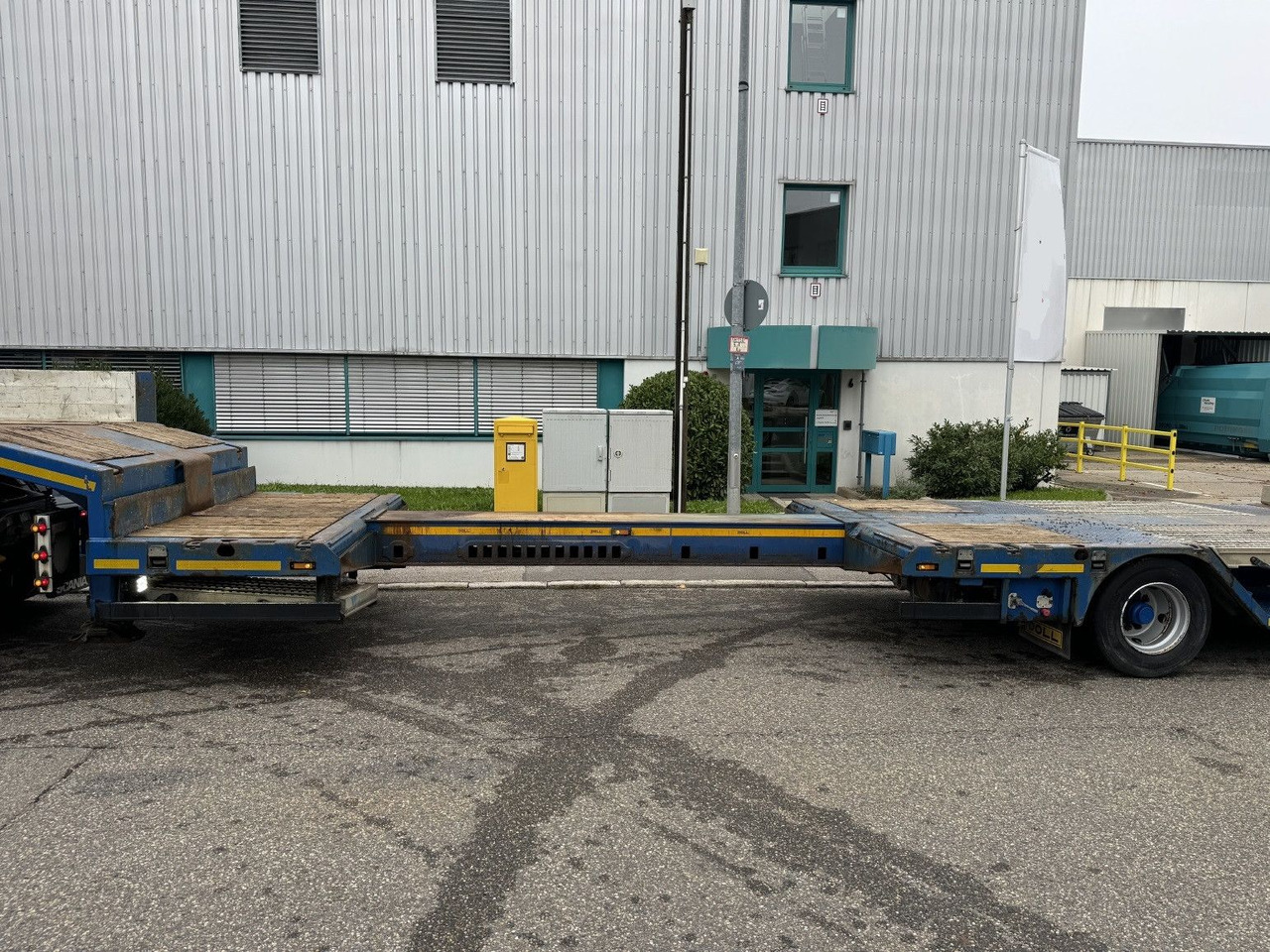 Doll S3L Tele-Tieflader+3,3m Radmulden Lift Lenkachse - Нискорамна площадка полуремарке: снимка 4 Doll S3L Tele-Tieflader+3,3m Radmulden Lift Lenkachse - Нискорамна площадка полуремарке: снимка 4