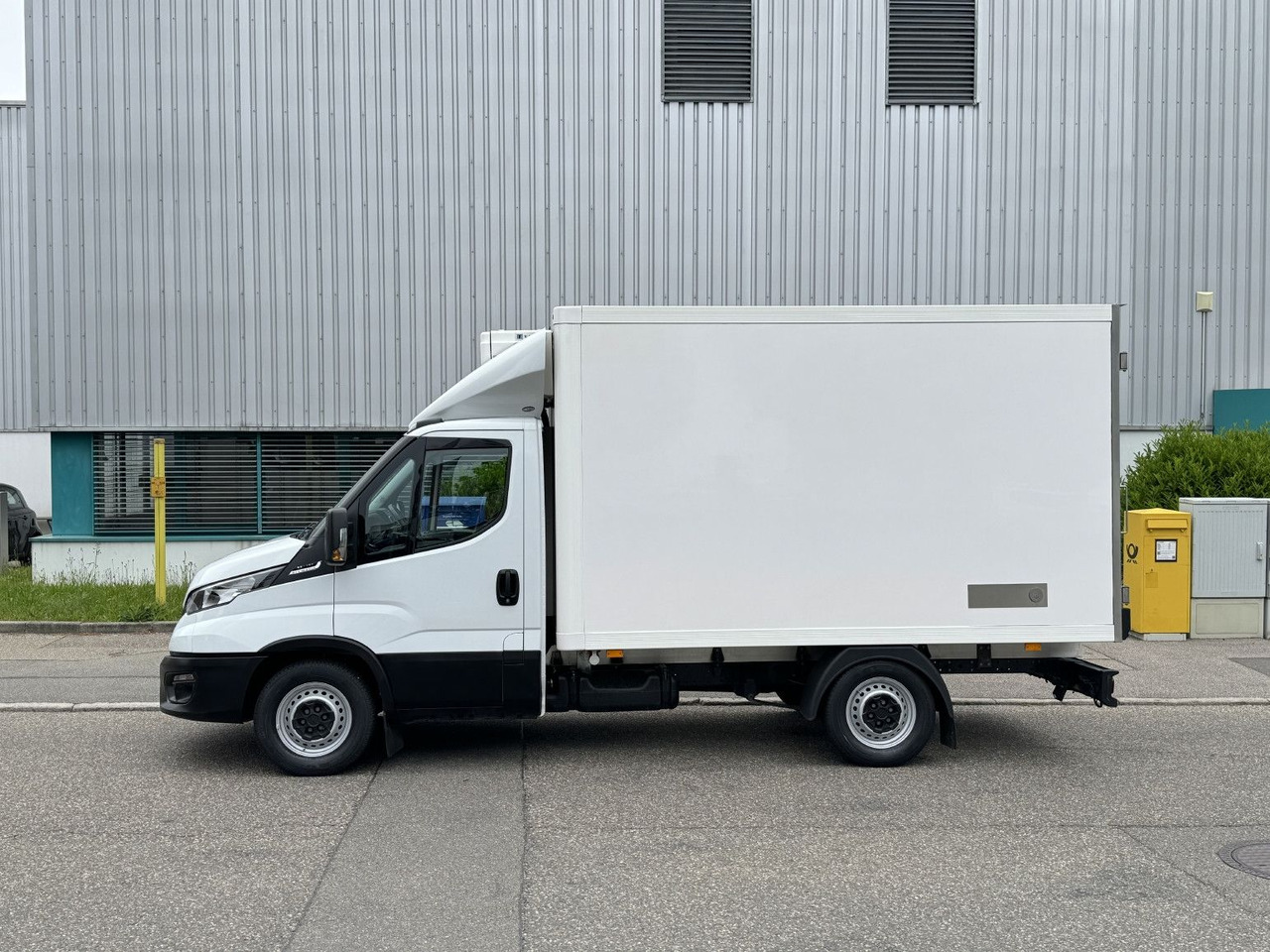 Iveco Daily 35s160 Tiefkühl TK V-500 Air-Pro Hi-Matic - Хладилен бус: снимка 4 Iveco Daily 35s160 Tiefkühl TK V-500 Air-Pro Hi-Matic - Хладилен бус: снимка 4