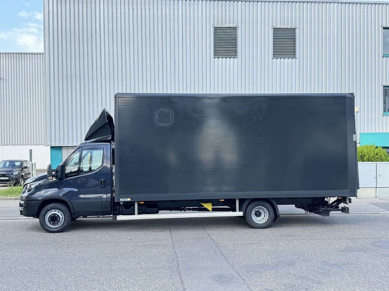Iveco Daily 72c180 Hi-Matic Koffer LBW Luftgef. Klima - Лекотоварен автомобил фургон: снимка 4 Iveco Daily 72c180 Hi-Matic Koffer LBW Luftgef. Klima - Лекотоварен автомобил фургон: снимка 4