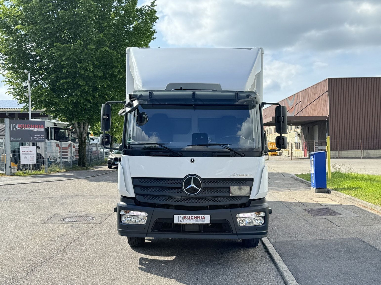 Mercedes-Benz Atego 1221 L Koffer 6,1m LBW AHK Klima TOP - Камион фургон: снимка 2 Mercedes-Benz Atego 1221 L Koffer 6,1m LBW AHK Klima TOP - Камион фургон: снимка 2