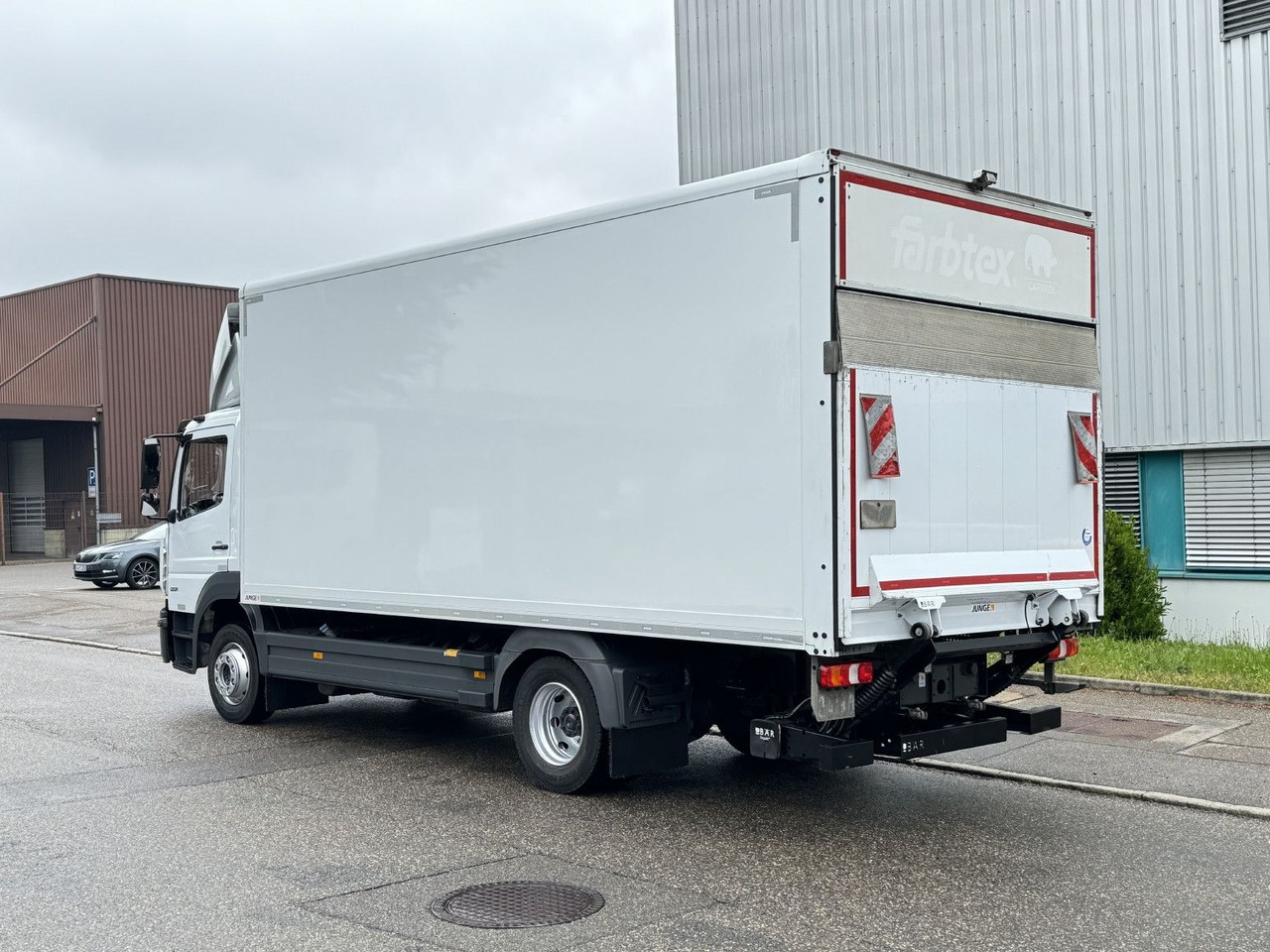 Mercedes-Benz Atego 1221 L Koffer 6,1m LBW AHK Klima TOP - Камион фургон: снимка 5 Mercedes-Benz Atego 1221 L Koffer 6,1m LBW AHK Klima TOP - Камион фургон: снимка 5