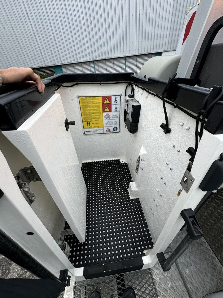 Автовишка Renault MASTER Versalift VDTL 135 C, 14m 230kg Abstützun: снимка 15 Автовишка Renault MASTER Versalift VDTL 135 C, 14m 230kg Abstützun: снимка 15