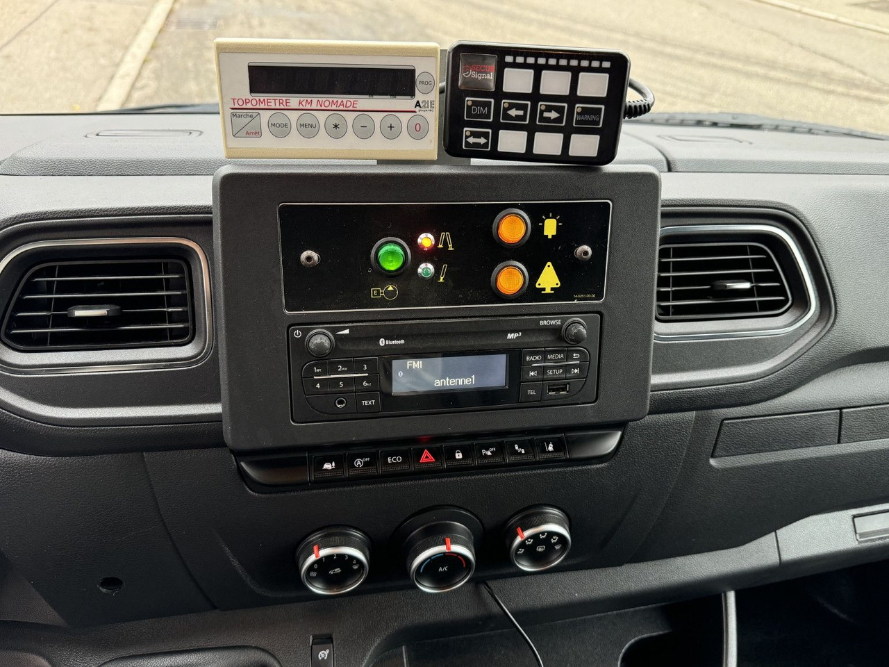 Автовишка Renault MASTER Versalift VDTL 135 C, 14m 230kg Abstützun: снимка 31 Автовишка Renault MASTER Versalift VDTL 135 C, 14m 230kg Abstützun: снимка 31