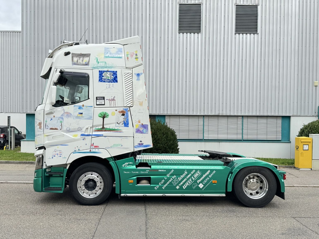 Renault T520 HIGHCAB Comfort 2-Tanks Retarder Airbrush - Влекач: снимка 4 Renault T520 HIGHCAB Comfort 2-Tanks Retarder Airbrush - Влекач: снимка 4