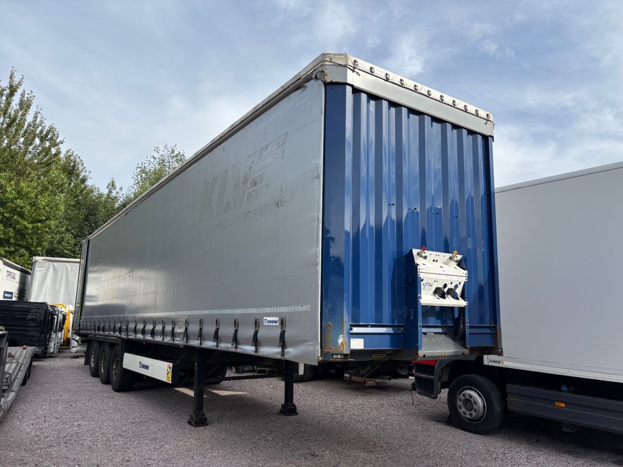 Krone SD, Edscha, Liftachse, TÜV 05/26 - Брезентово полуремарке: снимка 3 Krone SD, Edscha, Liftachse, TÜV 05/26 - Брезентово полуремарке: снимка 3