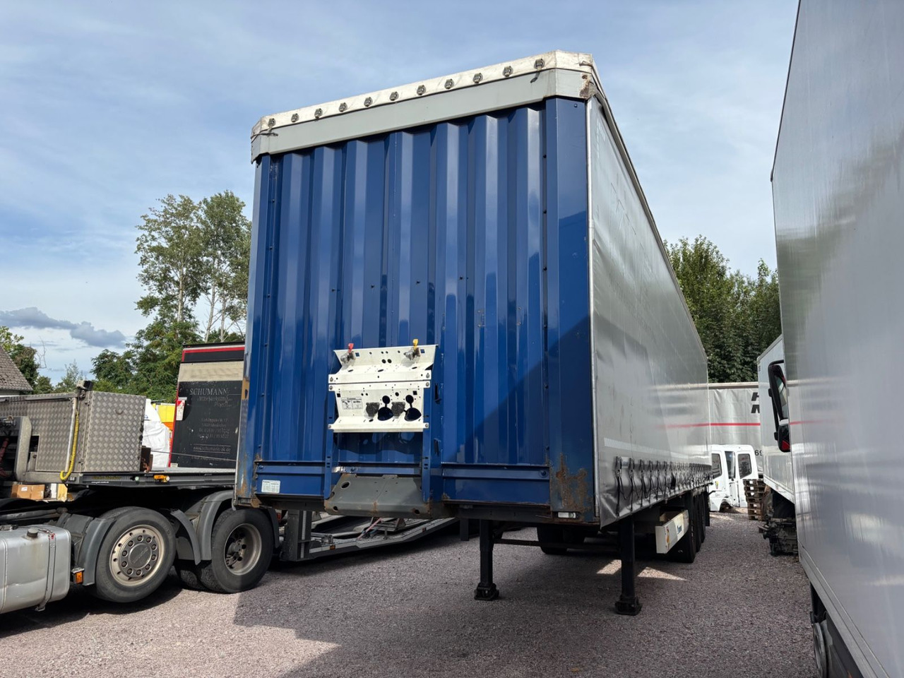 Krone SD, Edscha, Liftachse, TÜV 05/26 - Брезентово полуремарке: снимка 4 Krone SD, Edscha, Liftachse, TÜV 05/26 - Брезентово полуремарке: снимка 4