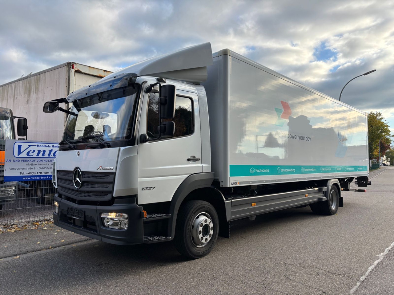 Mercedes-Benz Atego III 1227L, Euro-6, 2xAHK, Klima, Abbiegeas - Камион фургон: снимка 1 Mercedes-Benz Atego III 1227L, Euro-6, 2xAHK, Klima, Abbiegeas - Камион фургон: снимка 1