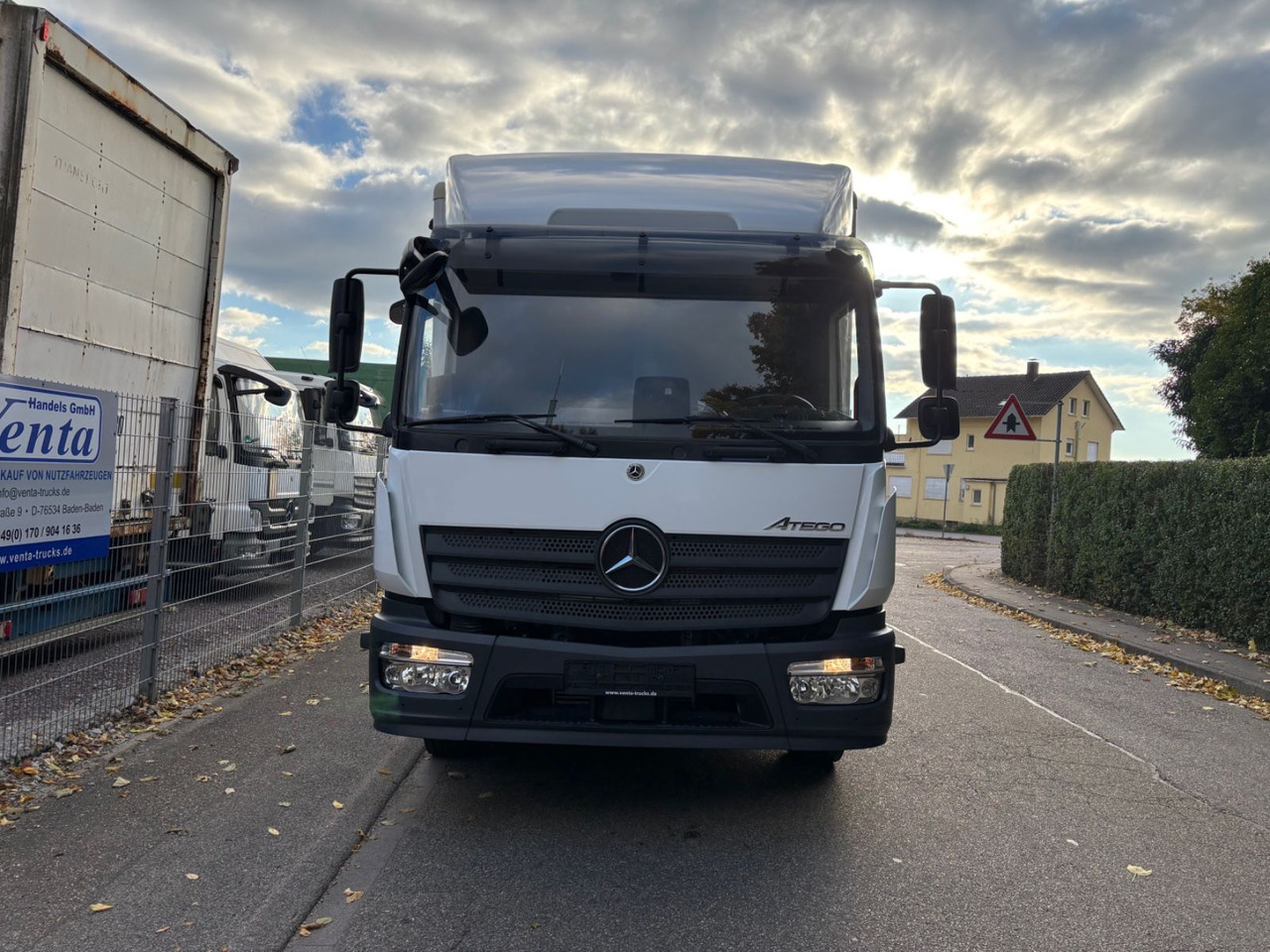 Mercedes-Benz Atego III 1227L, Euro-6, 2xAHK, Klima, Abbiegeas - Камион фургон: снимка 2 Mercedes-Benz Atego III 1227L, Euro-6, 2xAHK, Klima, Abbiegeas - Камион фургон: снимка 2