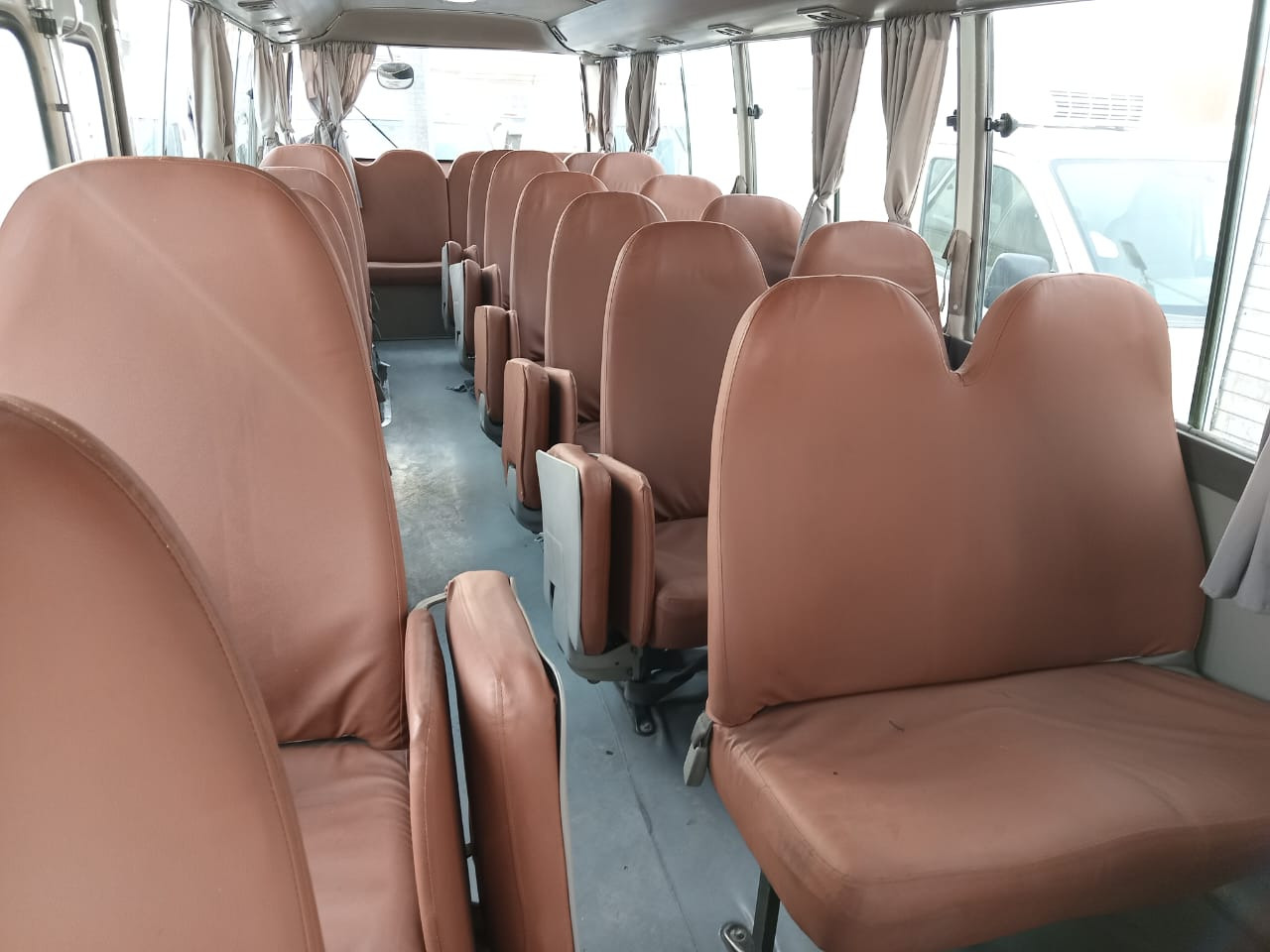 TOYOTA Coaster ... 30 places - diesel - climatisé ... BELGIQUE.. - Микробус, Пътнически бус: снимка 4 TOYOTA Coaster ... 30 places - diesel - climatisé ... BELGIQUE.. - Микробус, Пътнически бус: снимка 4