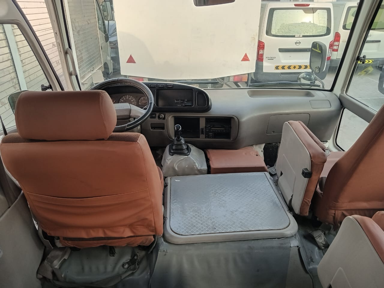 TOYOTA Coaster ... 30 places - diesel - climatisé ... BELGIQUE.. - Микробус, Пътнически бус: снимка 5 TOYOTA Coaster ... 30 places - diesel - climatisé ... BELGIQUE.. - Микробус, Пътнически бус: снимка 5
