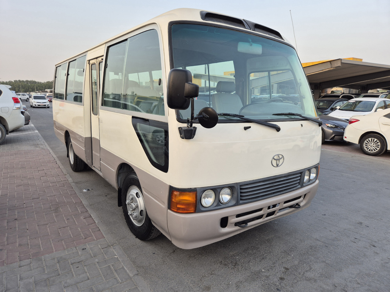 TOYOTA Coaster ... Nos bus -Originaires TOYOTA ...pas Chinois... T72 ... - Микробус, Пътнически бус: снимка 1 TOYOTA Coaster ... Nos bus -Originaires TOYOTA ...pas Chinois... T72 ... - Микробус, Пътнически бус: снимка 1