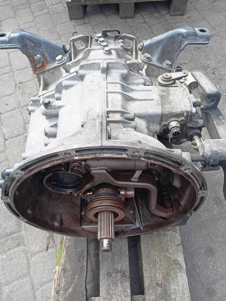 G90-6 Manual Atego 1224 - Скоростна кутия: снимка 2 G90-6 Manual Atego 1224 - Скоростна кутия: снимка 2