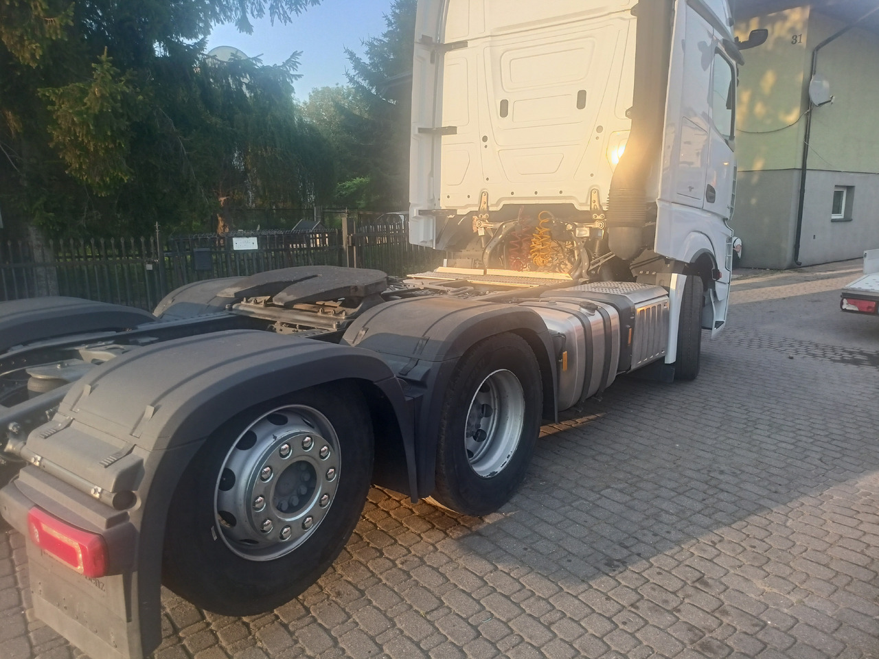 Mercedes-Benz Actros 2551 - Влекач: снимка 4 Mercedes-Benz Actros 2551 - Влекач: снимка 4