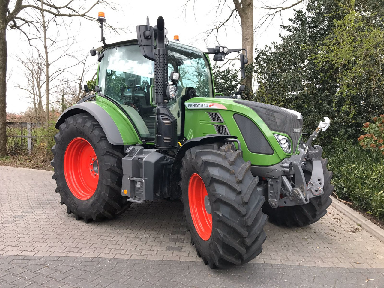 FENDT 514 Vario S4 ProfiPlus - Трактор: снимка 3 FENDT 514 Vario S4 ProfiPlus - Трактор: снимка 3