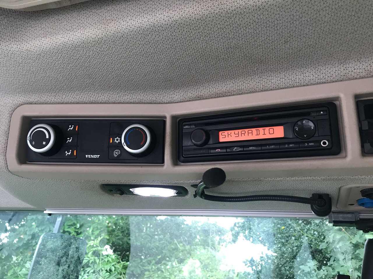 Трактор FENDT 720 Vario S4 PowerPlus: снимка 33 Трактор FENDT 720 Vario S4 PowerPlus: снимка 33