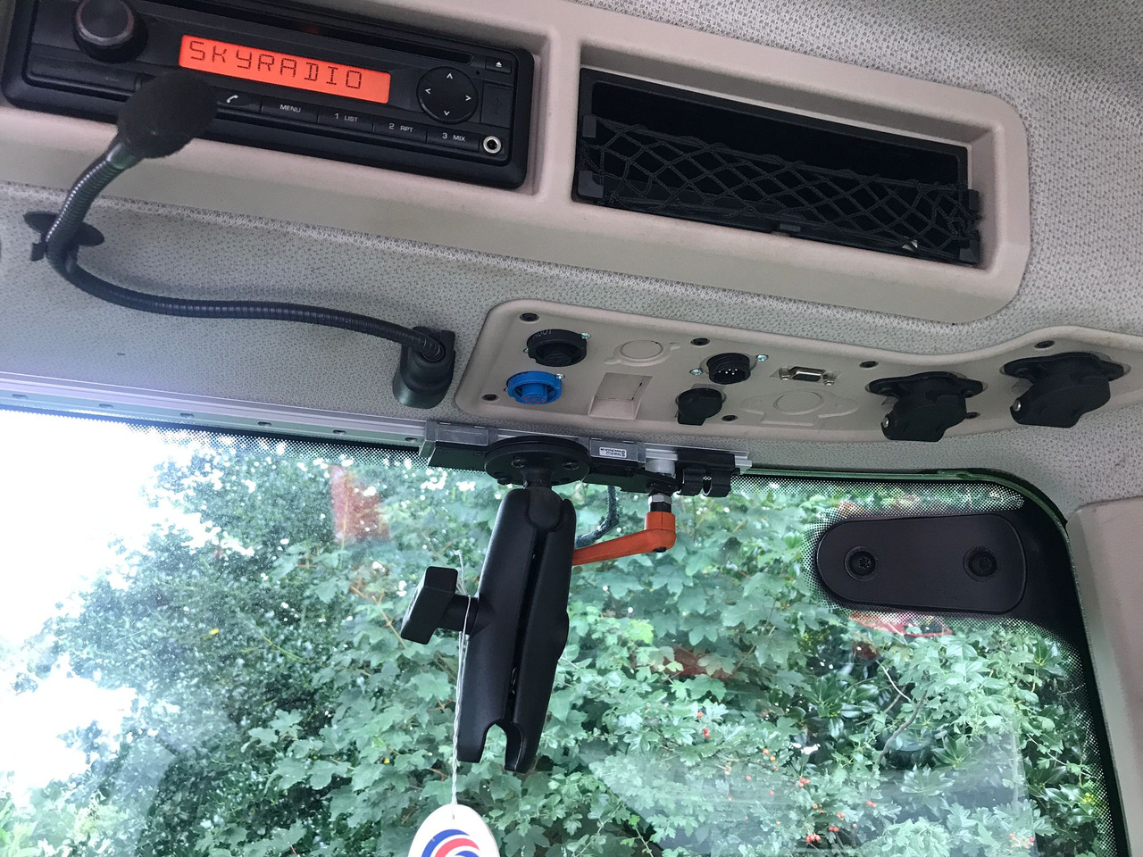 Трактор FENDT 720 Vario S4 PowerPlus: снимка 32 Трактор FENDT 720 Vario S4 PowerPlus: снимка 32