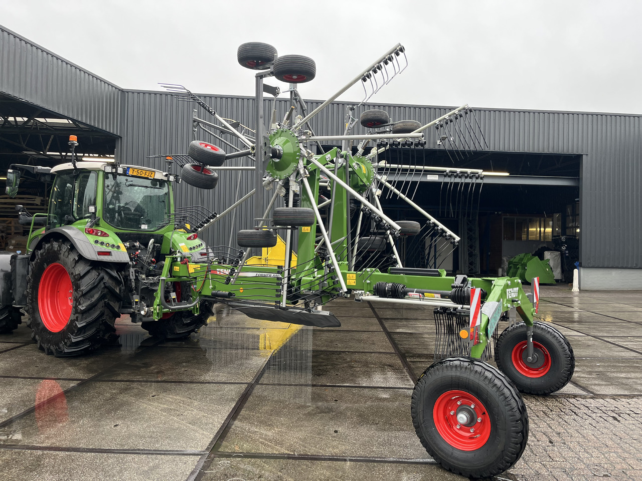 FENDT Former 880 - Брана: снимка 1 FENDT Former 880 - Брана: снимка 1