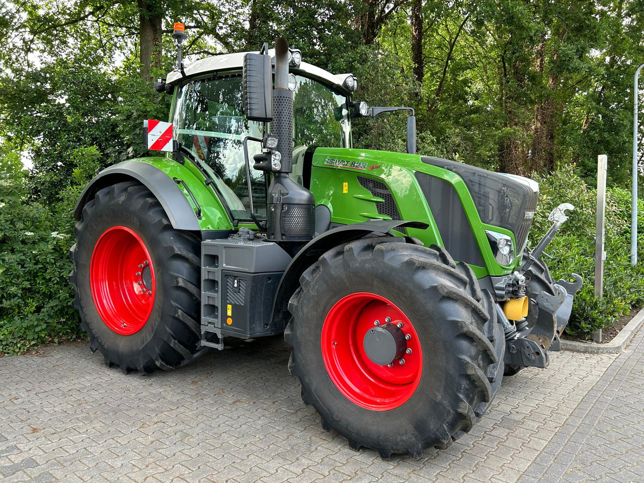 Fendt 828 Vario S4 ProfiPlus - Трактор: снимка 5 Fendt 828 Vario S4 ProfiPlus - Трактор: снимка 5