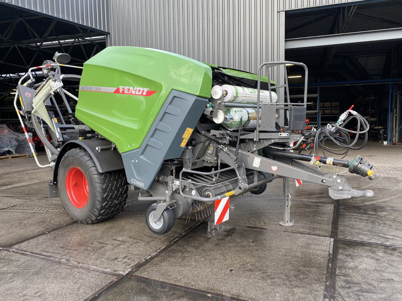 Fendt Rotana 130F Combi - Машина за фолиране: снимка 1 Fendt Rotana 130F Combi - Машина за фолиране: снимка 1