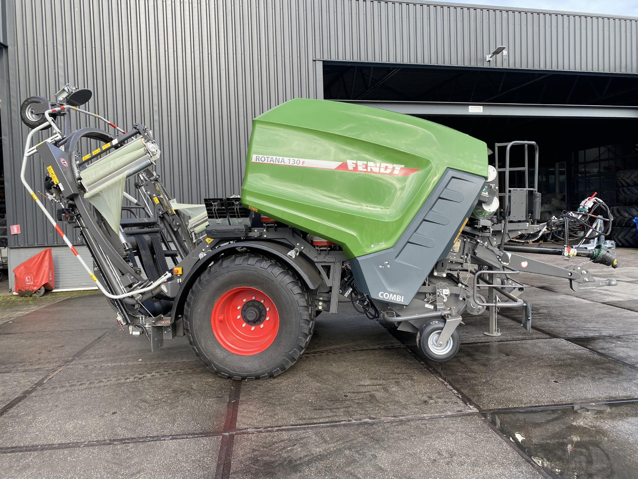 Fendt Rotana 130F - Машина за фолиране: снимка 2 Fendt Rotana 130F - Машина за фолиране: снимка 2