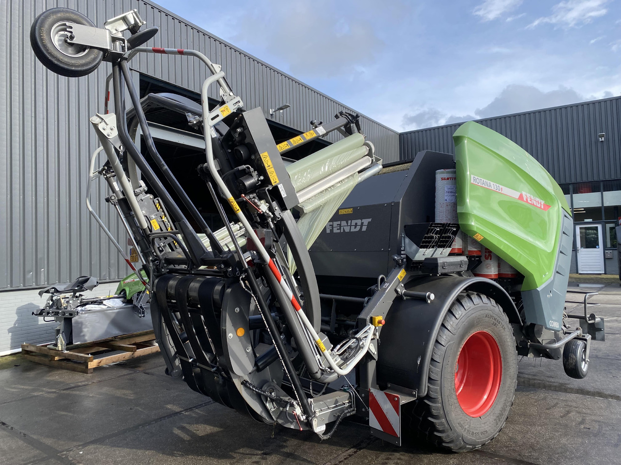 Fendt Rotana 130F - Машина за фолиране: снимка 4 Fendt Rotana 130F - Машина за фолиране: снимка 4