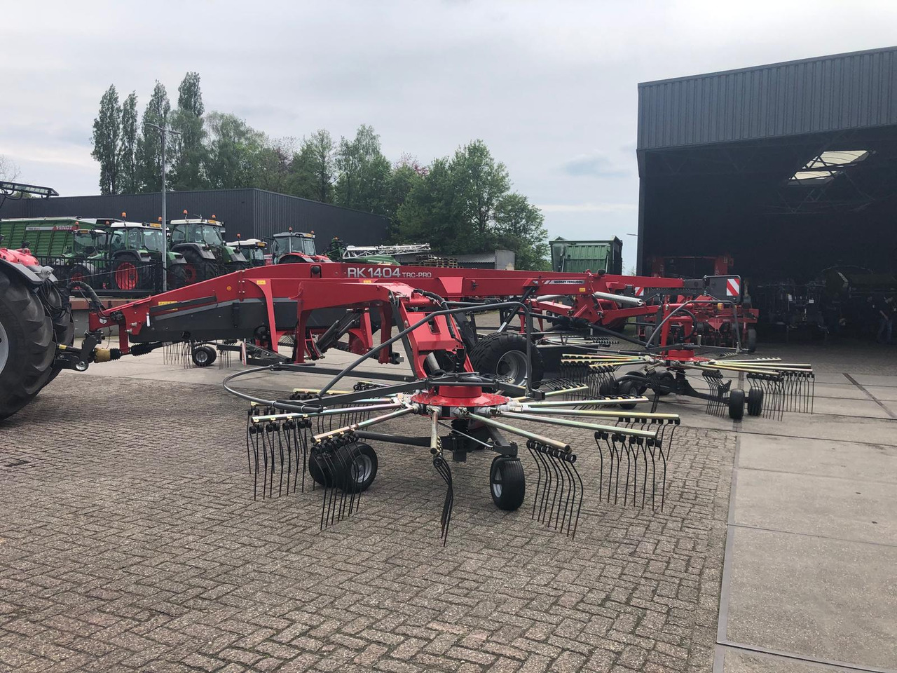 Massey Ferguson RK 1404 TRC-PRO - Гребло/ Сенообръщачка: снимка 4 Massey Ferguson RK 1404 TRC-PRO - Гребло/ Сенообръщачка: снимка 4