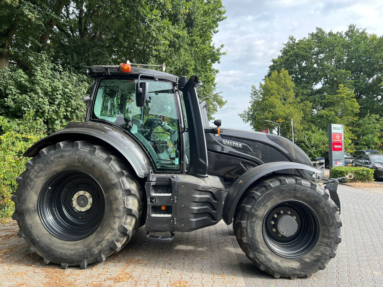 VALTRA T174 Versu - Трактор: снимка 4 VALTRA T174 Versu - Трактор: снимка 4