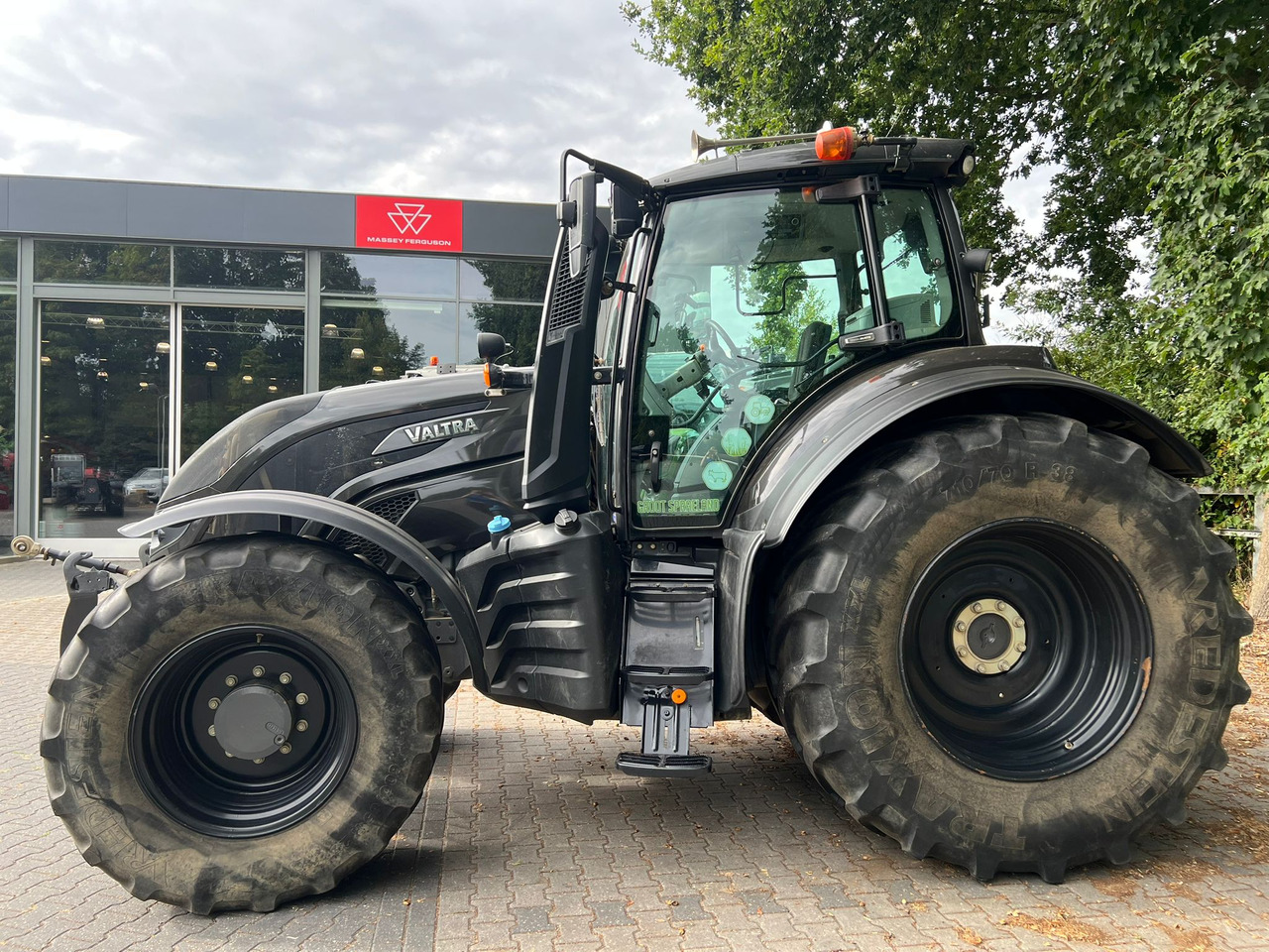 VALTRA T174 Versu - Трактор: снимка 2 VALTRA T174 Versu - Трактор: снимка 2