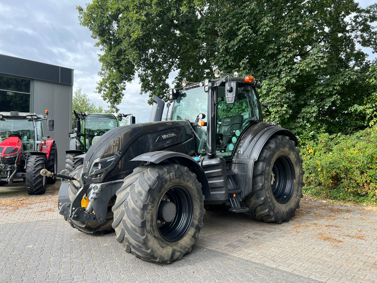 VALTRA T174 Versu - Трактор: снимка 1 VALTRA T174 Versu - Трактор: снимка 1