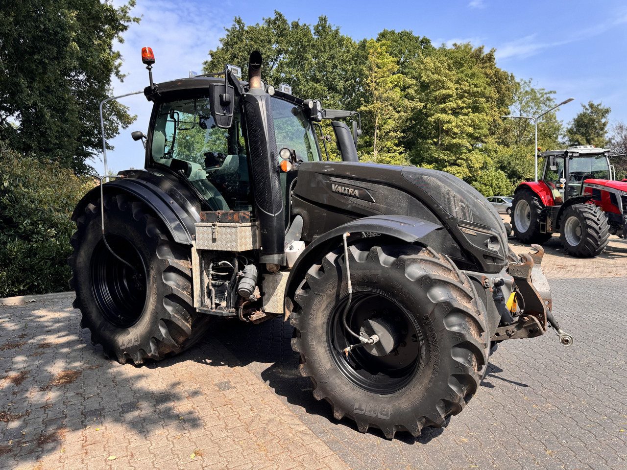 VALTRA T214 Direct - Трактор: снимка 3 VALTRA T214 Direct - Трактор: снимка 3
