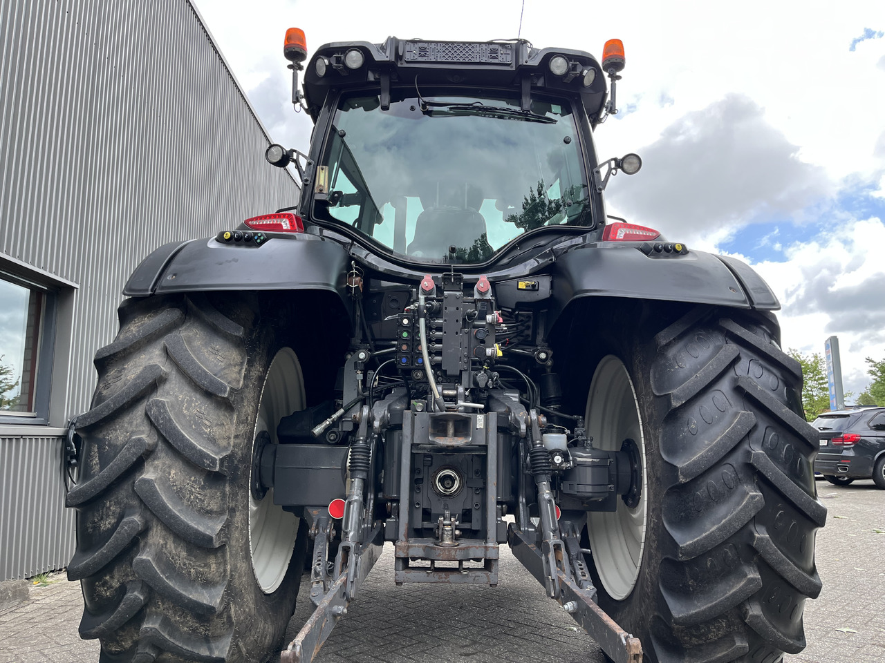 Valtra N174 Active - Трактор: снимка 4 Valtra N174 Active - Трактор: снимка 4