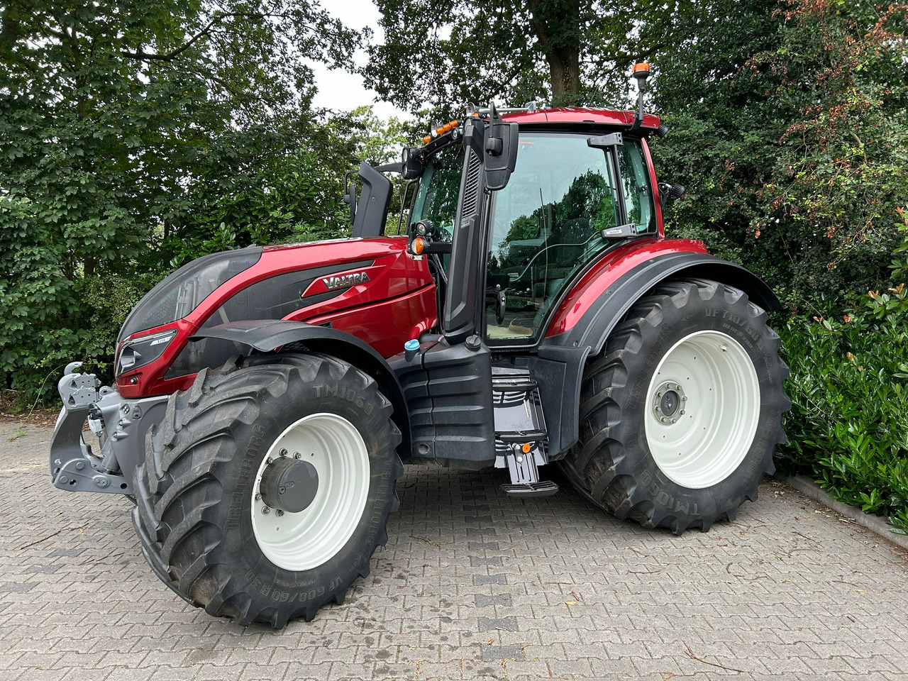 Valtra T214 Direct - Трактор: снимка 1 Valtra T214 Direct - Трактор: снимка 1