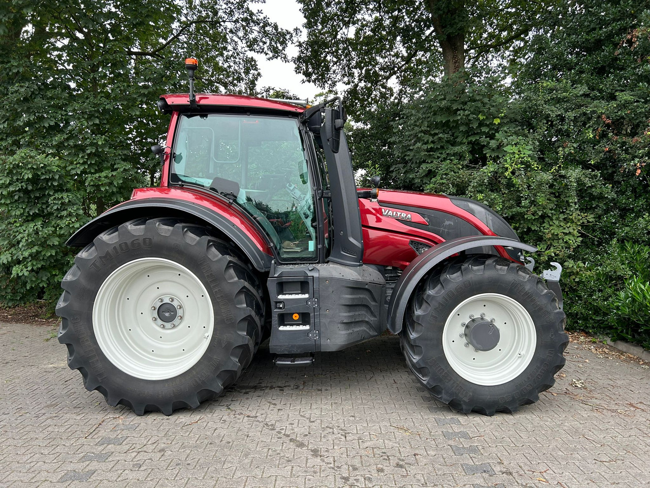 Valtra T214 Direct - Трактор: снимка 4 Valtra T214 Direct - Трактор: снимка 4