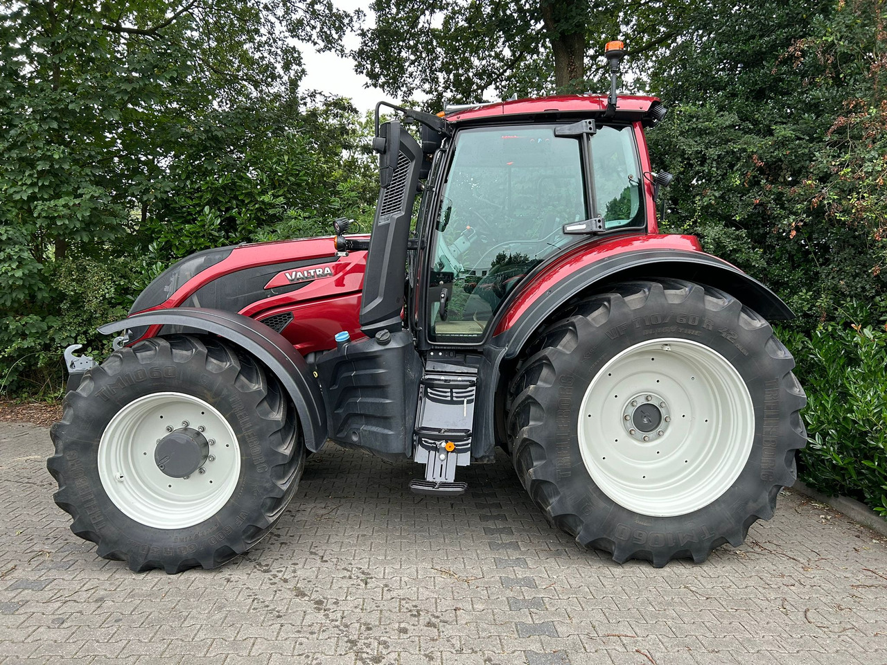 Valtra T214 Direct - Трактор: снимка 2 Valtra T214 Direct - Трактор: снимка 2