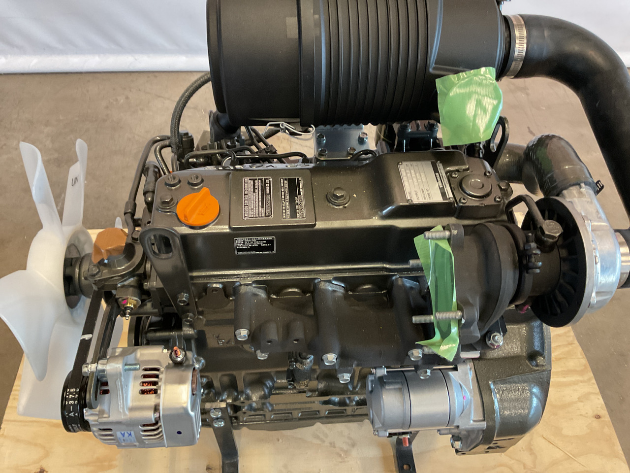 Yanmar 4TNV84T - Двигател: снимка 3 Yanmar 4TNV84T - Двигател: снимка 3