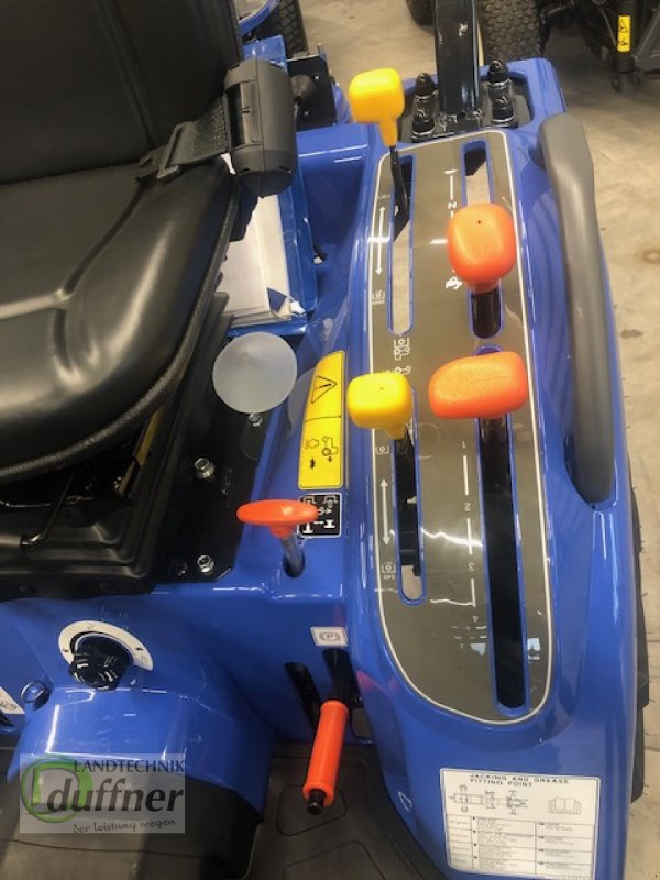 Iseki TM 3217 AL - Трактор за комунални дейности: снимка 5 Iseki TM 3217 AL - Трактор за комунални дейности: снимка 5