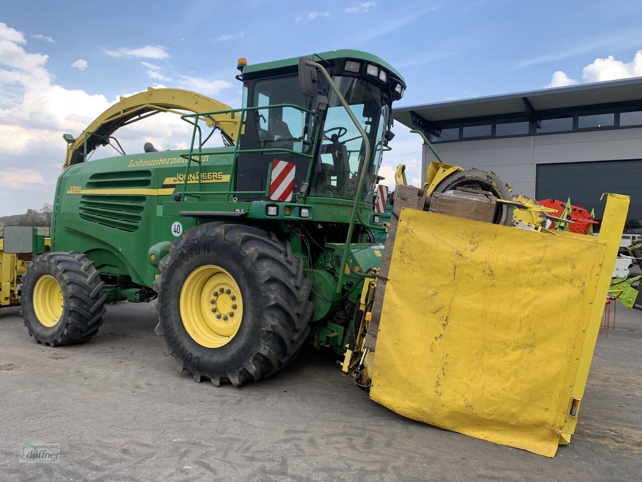 John Deere 7700 - Силажокомбайн: снимка 1 John Deere 7700 - Силажокомбайн: снимка 1