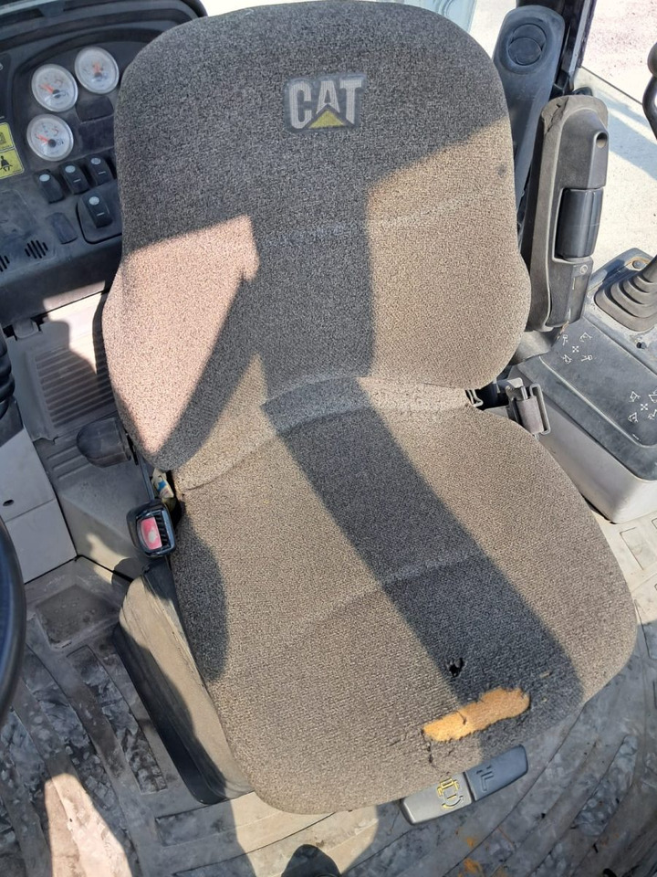 CATERPILLAR 428E - Багер-товарач: снимка 4 CATERPILLAR 428E - Багер-товарач: снимка 4