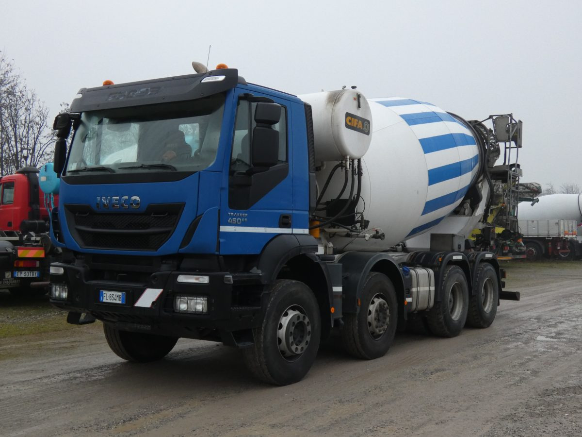IVECO TRAKKER 450 CIFA RY 1300 - Бетоновоз: снимка 1 IVECO TRAKKER 450 CIFA RY 1300 - Бетоновоз: снимка 1