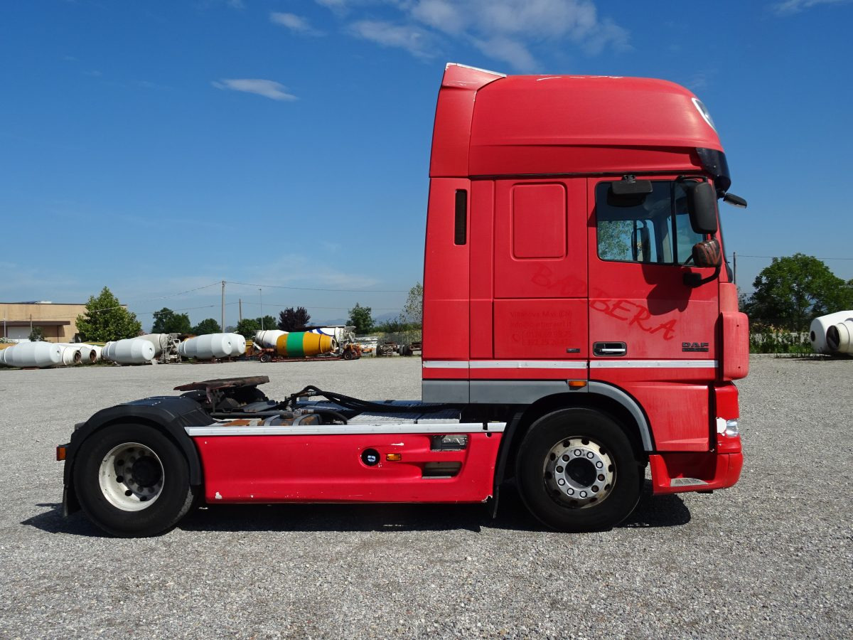 DAF XF 105.480 - Влекач: снимка 4 DAF XF 105.480 - Влекач: снимка 4