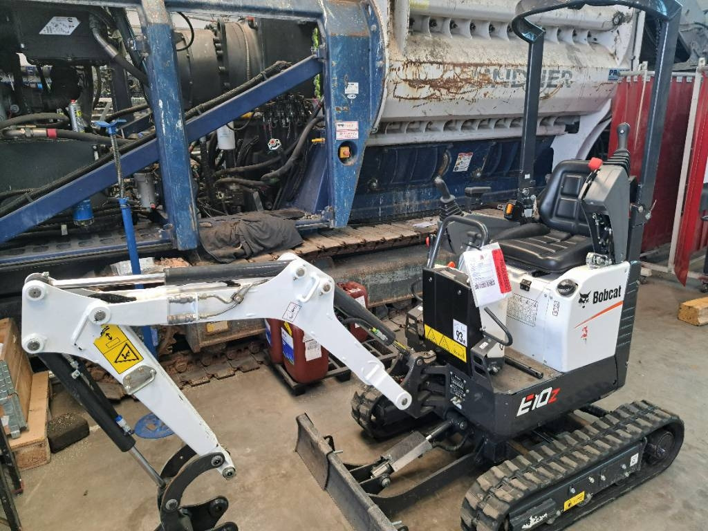 Bobcat E10Z - Мини багер: снимка 4 Bobcat E10Z - Мини багер: снимка 4