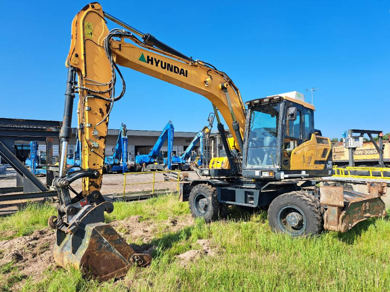 Hyundai HW140 - Колесен багер: снимка 1 Hyundai HW140 - Колесен багер: снимка 1