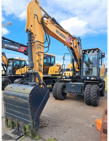 Hyundai HW140 - Колесен багер: снимка 4 Hyundai HW140 - Колесен багер: снимка 4