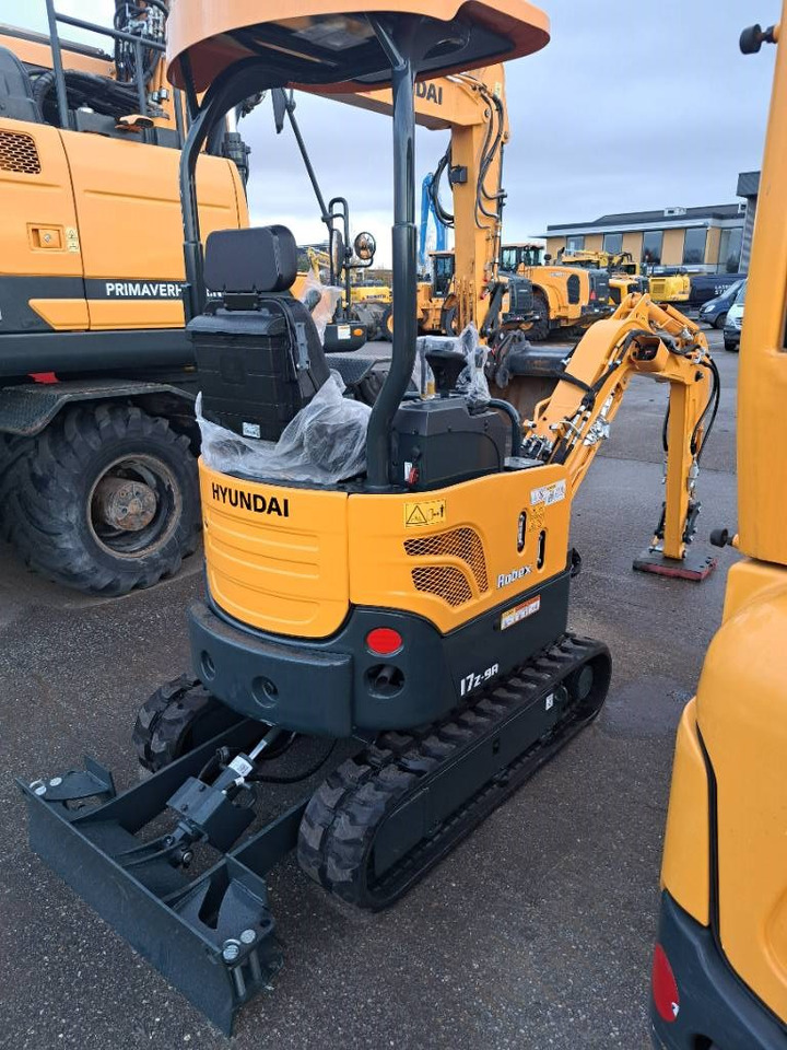 Hyundai R17Z-9AK - Мини багер: снимка 2 Hyundai R17Z-9AK - Мини багер: снимка 2