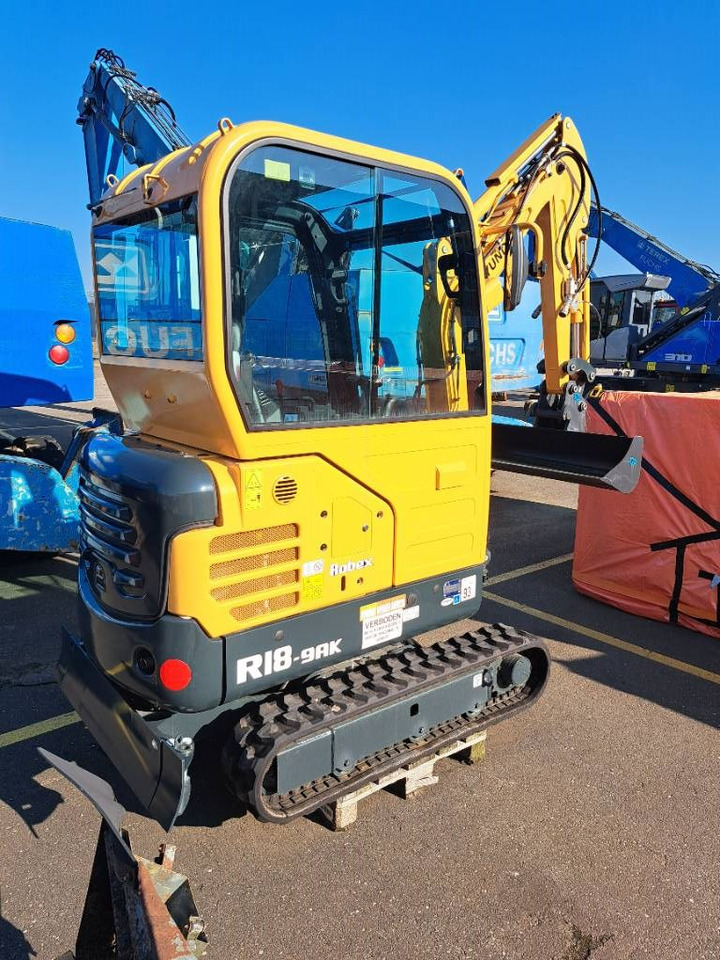 Hyundai R18-9AK - Мини багер: снимка 3 Hyundai R18-9AK - Мини багер: снимка 3