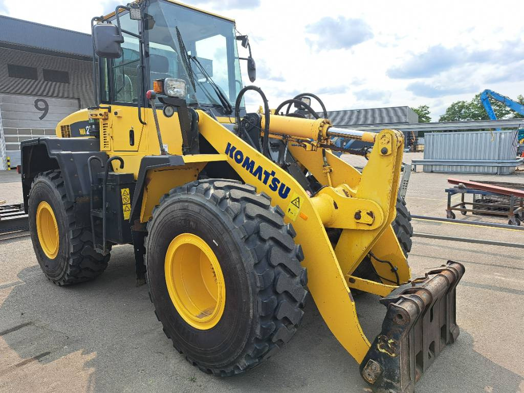 Komatsu WA 250-5H - Колесен товарач: снимка 3 Komatsu WA 250-5H - Колесен товарач: снимка 3