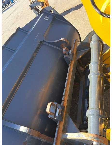 Komatsu WA100-8E0 - Колесен товарач: снимка 5 Komatsu WA100-8E0 - Колесен товарач: снимка 5
