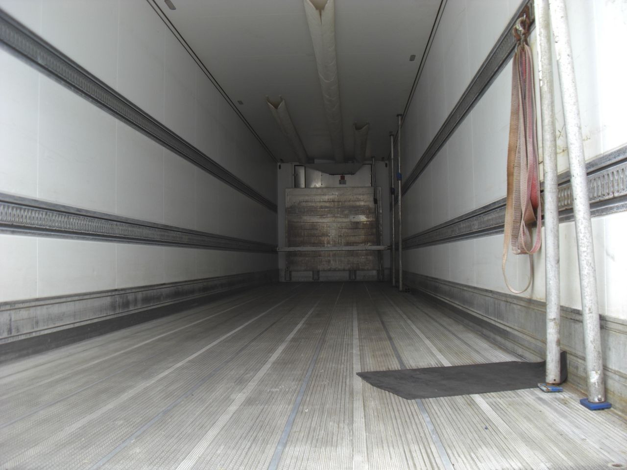 Schmitz Cargobull SKO24/L-13.4 / LBW / TOP! - Рефрижератор полуремарке: снимка 5 Schmitz Cargobull SKO24/L-13.4 / LBW / TOP! - Рефрижератор полуремарке: снимка 5