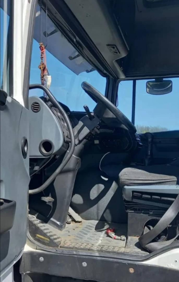 DAF XF 95 - Влекач: снимка 4 DAF XF 95 - Влекач: снимка 4